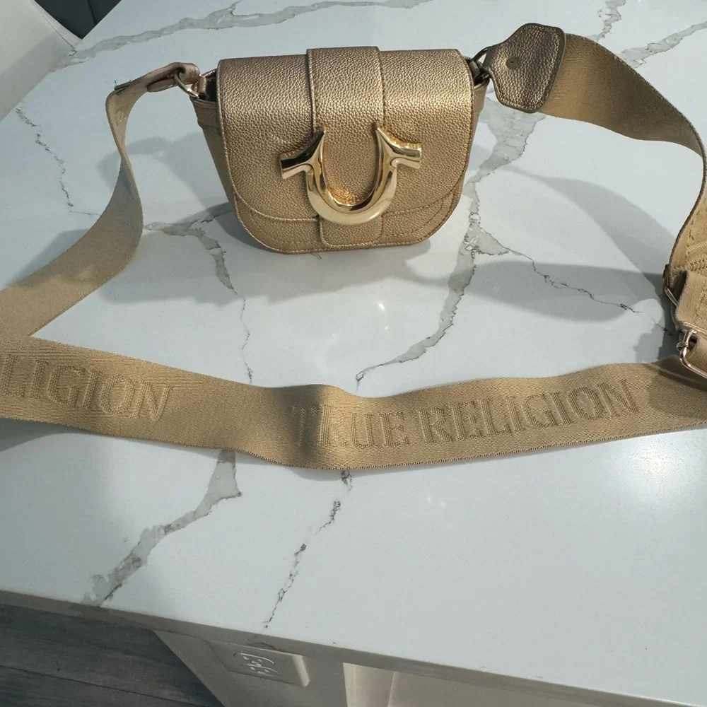 True Religion Metallic Gold Crossbody Bag - Picture 4 of 6